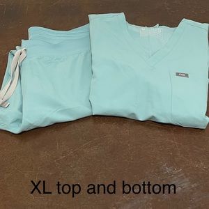 FIGS SCRUBS XL TOP & BOTTOM SEA GLASS SET